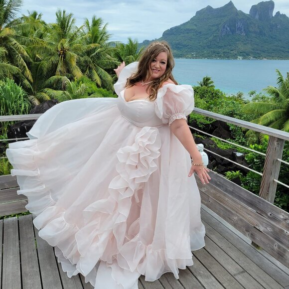 Selkie Peach Fuzz in Bloom Dress with train - 5x - Picture 2 of 6